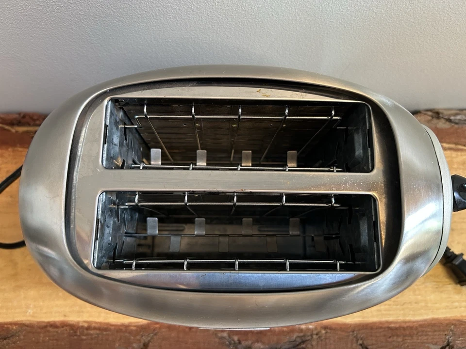 OSTER 2-Slice Pop Toaster Stainless Steel, Brushed Finish,Model 6329. - Image 3 of 4