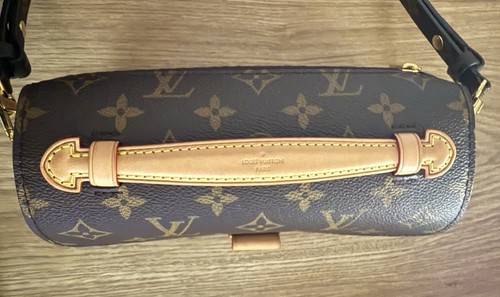 Louis Vuitton Pochette Métis East West - Picture 12 of 15