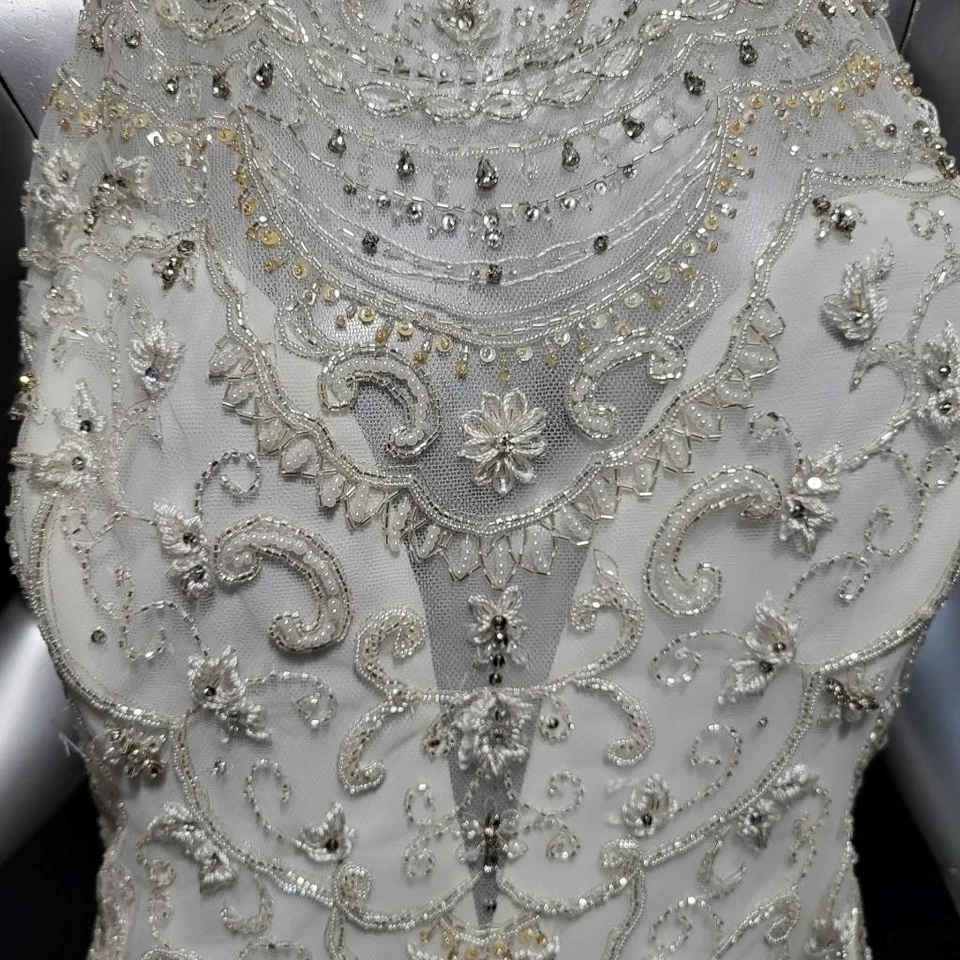 NWT~$1750~SOPHIA TOLLI~10/12~IVORY BEADED LACE FIT & FLARE HALTER WEDDING DRESS - Image 3 of 4