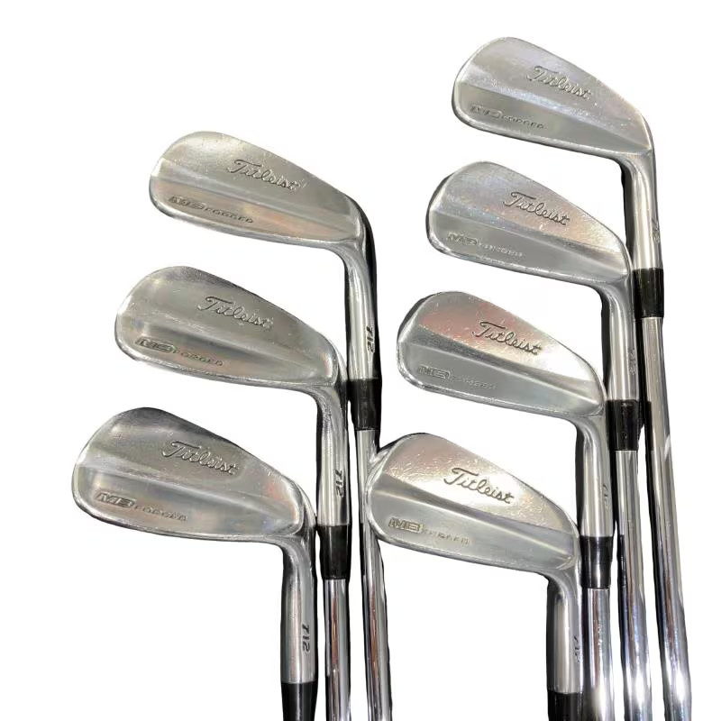 Titleist Right Handed Iron Set MB 712 4-9,P Dynamic Gold Flex S200