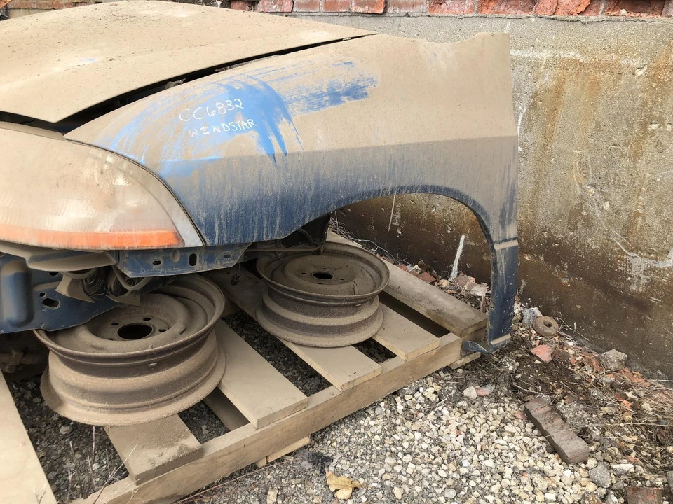 Conjunto de filtro de aire usado se adapta a: Ford Windstar 2001 3,8 grado A Foto 4 de 4