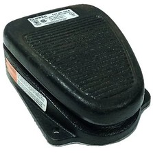 Clipper Linemaster Switch 632-S 125/250 V AC 20 A 1 HP Foot Pedal Switch