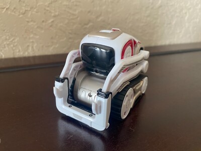Anki Cozmo - red. good condition.