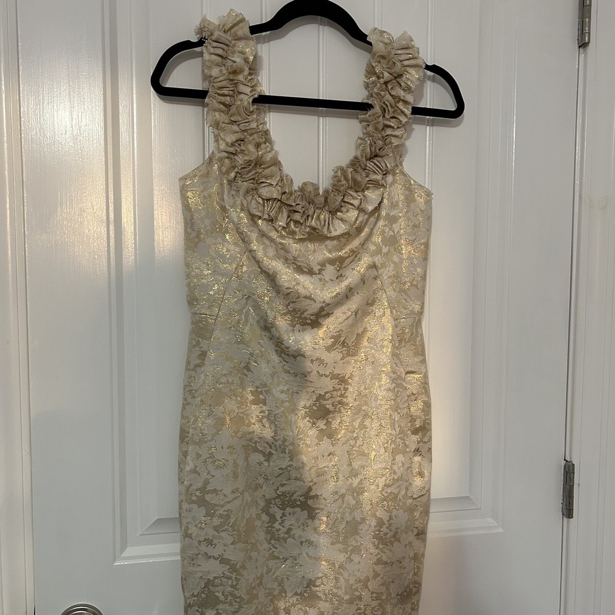 LONDON TIMES White Gold Metallic Ruffle Neck Floral Sleeveless Formal Dress 8 LONDON TIMES White Gold Metallic Ruffle Neck Floral Sleeveless Formal Dress 8