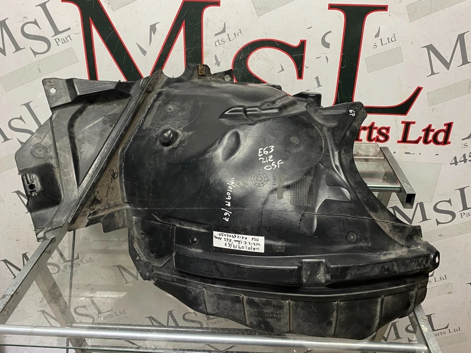 (AS) PROTECTOR CONTRA SALPICADURAS LADO DERECHO MERCEDES BENZ W212 E63 AMG ARCO DELANTERO Foto 4 de 4