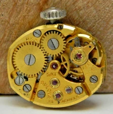 Vintage 1969 Bulova 5AT 23 jewel ladies wrist watch movement with dial and crown