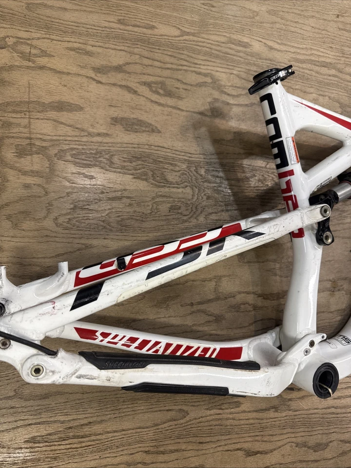 Quadro de suspensão total Specialized Camber Comp FSR mountain bike 29” grande 2013 - Imagem 3 de 4