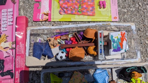 Large Lot Of Mattel Barbie Clothes Kits Dolls Some New Some Used Estate Mixed - Picture 15 of 17