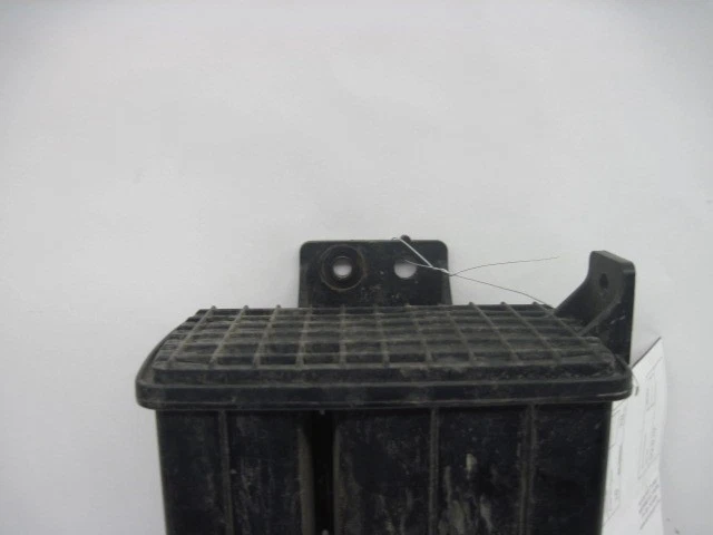 FUEL VAPOR CANISTER Nissan Cube 2009 09 823274 - Image 3 of 4