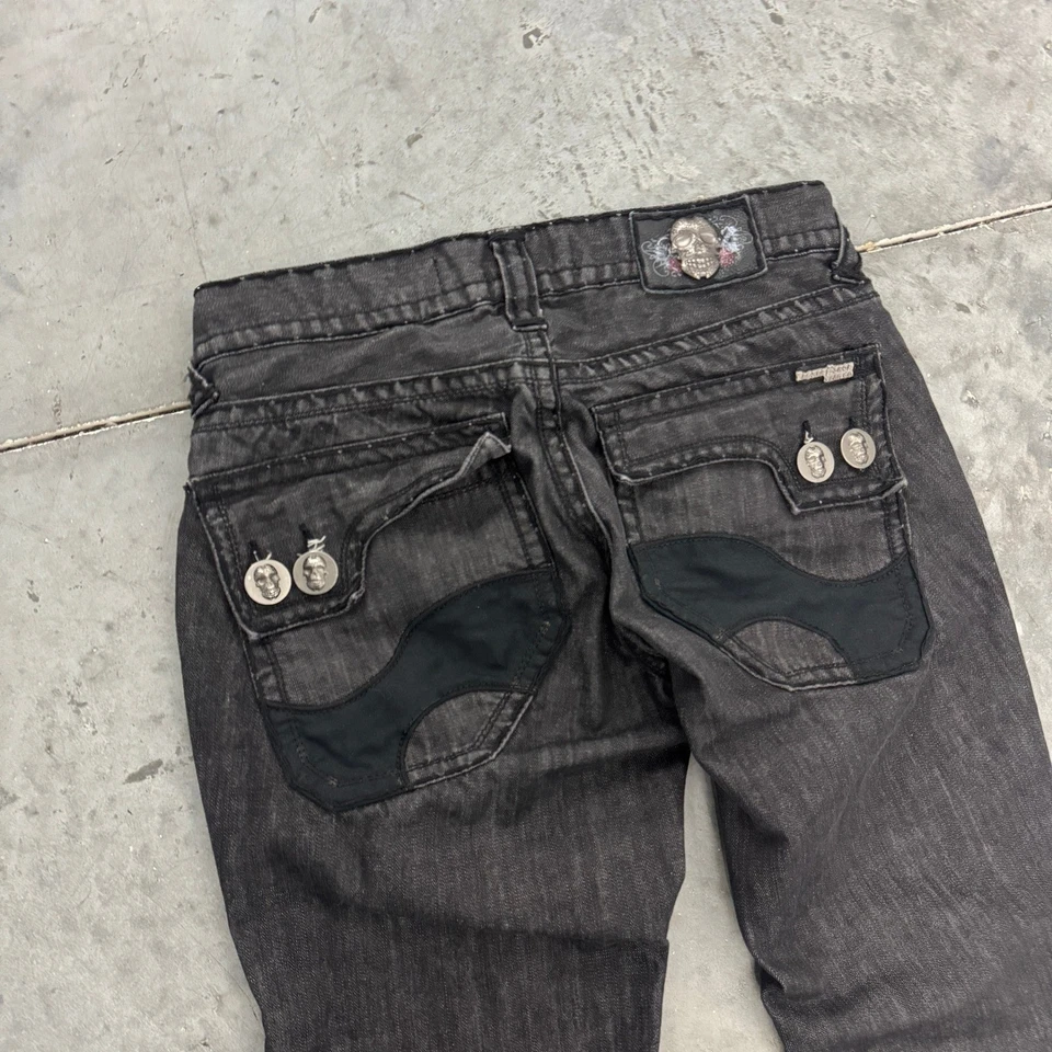 Pantalones de mezclilla Laguna Beach para hombre negros lavados corte bota calavera emblema detalle talla 32 cortos Foto 2 de 4