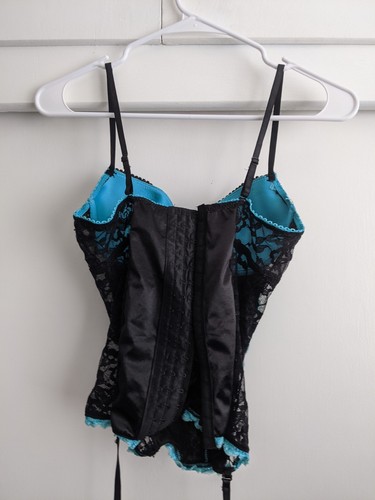 Stunning Vintage Corset With Garter Straps - Picture 7 of 8