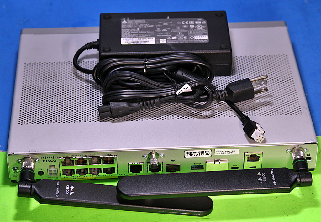 Cisco C1111-8PLTELAWQ LTE/Wi-Fiルーター Cisco C1111 8PLTEEA Cellular Wireless Integrated Services