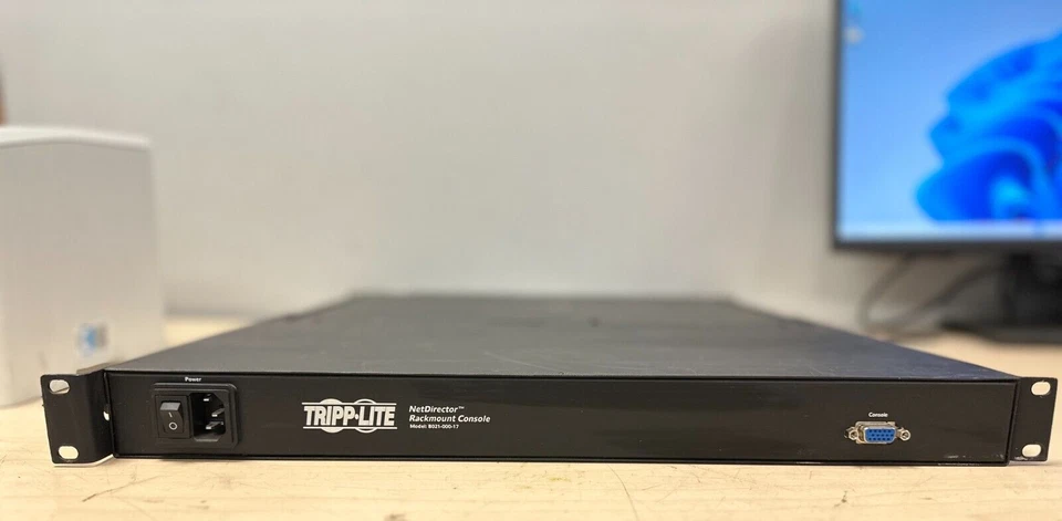 Tripp-lite B021-000-17 Rackmount Console - Tested Working -Great Condition #N390 - Image 4 of 4