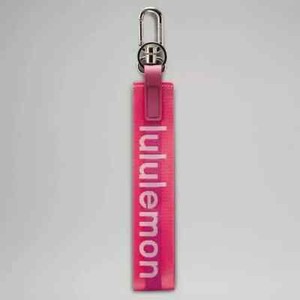 Lululemon Neverlost Keychain | eBay Lululemon Neverlost Keychain | eBay