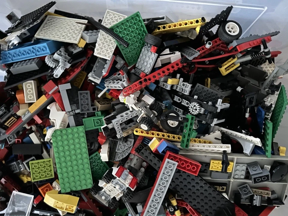 1 Kg  LEGOSteine, Sonderteile, Bausteine, Räder, Platten, Star Wars, Ninjago usw - Bild 1 von 2