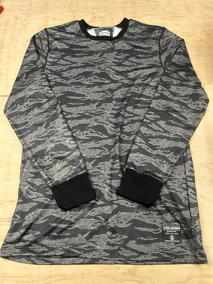 Volcom Snowboarding Camo BLK CAM TEK Thermal Set - Size L - Image 2 of 4