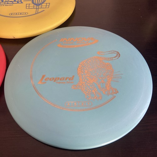 3 Innova Disc Golf, Aviar Putt & Approach/Shark Mid Range/Leopard Fairway Driver - Picture 3 of 9