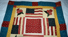 QUILTED QUILTING TABLE MAT CENTER RUNNER AMERICAN FLAGS PATCHWORK 26" SQUARE VG