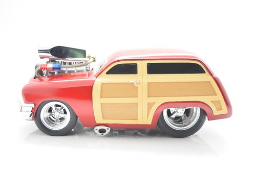 Muscle Machines 1950 Ford Woody Die Cast Car- 1:18 scale by Funline (2001) - O21 - Picture 3 of 8