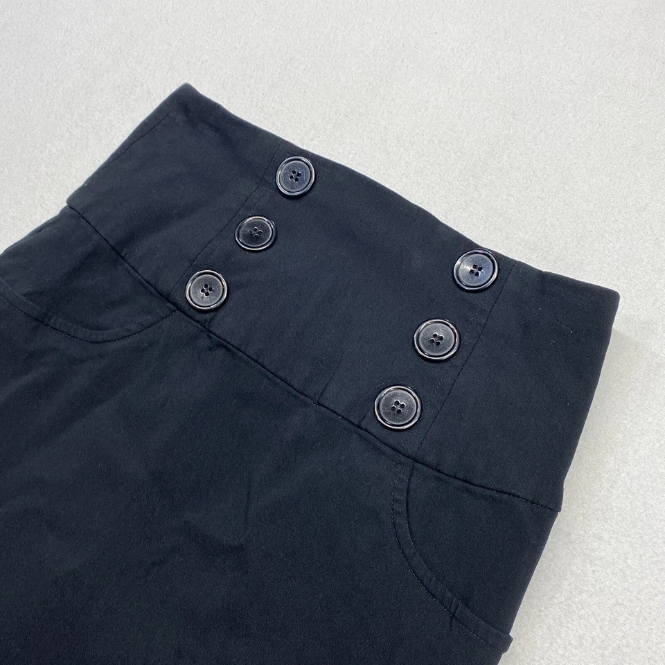 Saia de zinco feminina tamanho 1 lápis preto com detalhes de botão - Imagem 2 de 4