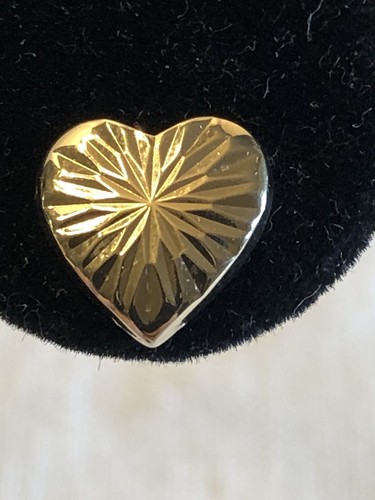 Beautiful Pair CARLA Signed 14K Yellow Gold Puffy Heart Post Earrings .86 grams