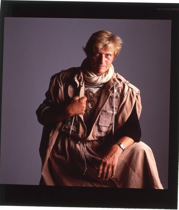 ルトガー・ハウアー着用プロップ　Rutger Hauer Screen Used Rutger Hauer Exotic Costume Photo Shoot Original 2.25 x 2.25