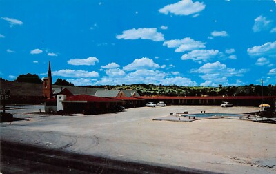 The Flying W Lodge Roadside U.S S 290 Street View  Ozona,TX Vtg 1960's Postcard 