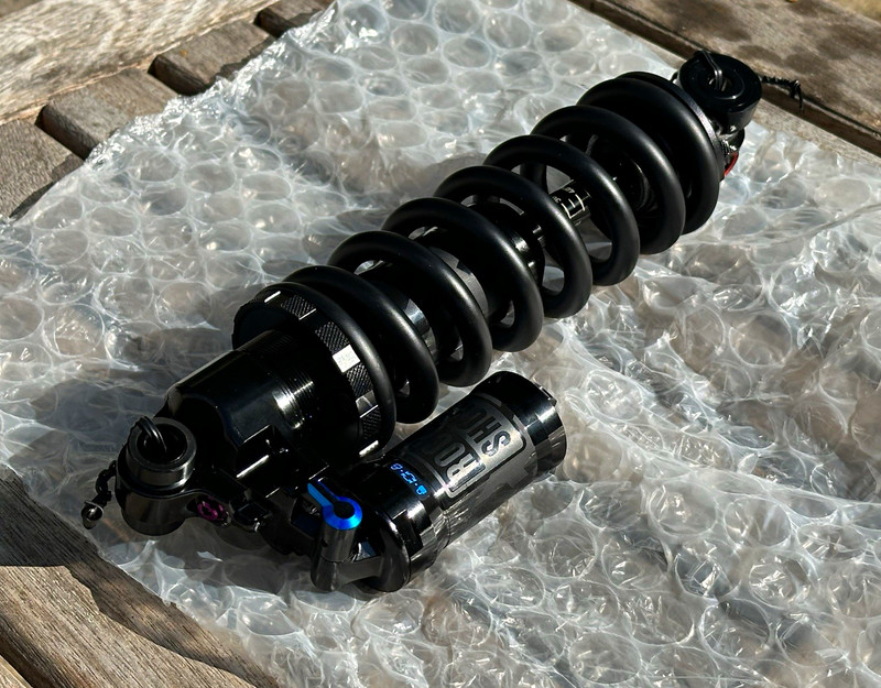 New RockShox Super Deluxe Coil select + Rear Shock 230x62.5 Black w/ Coil Spring