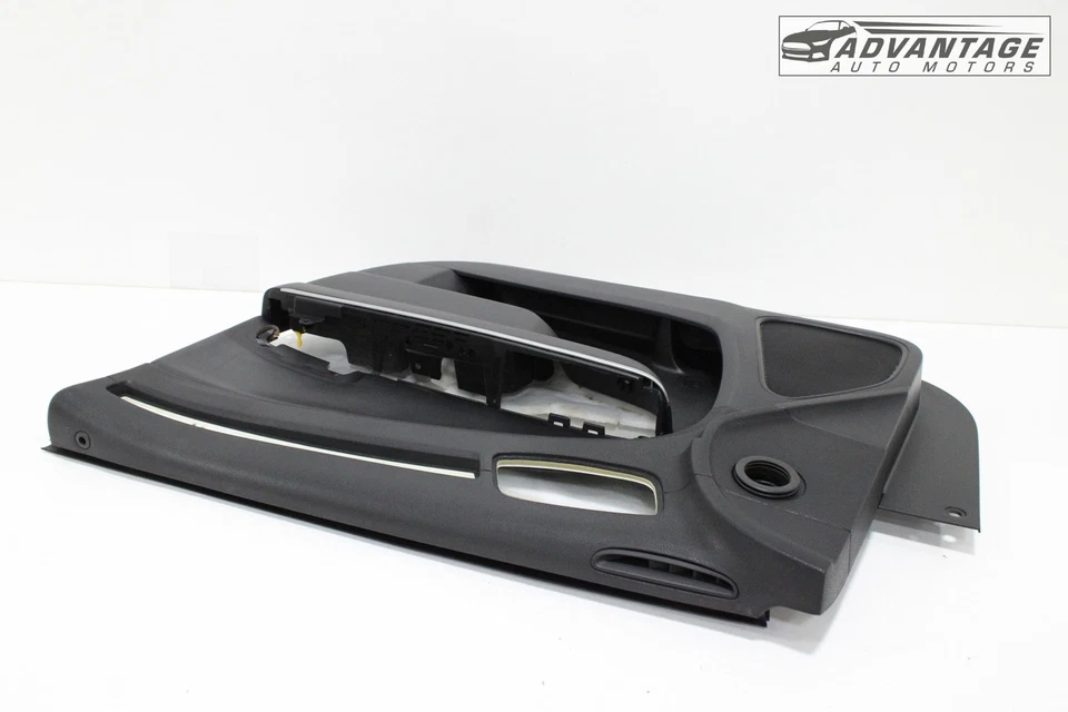 2015-2023 CHRYSLER 300 FRONT RIGHT PASSENGER INTERIOR DOOR PANEL COVER TRIM OEM - Image 4 of 4