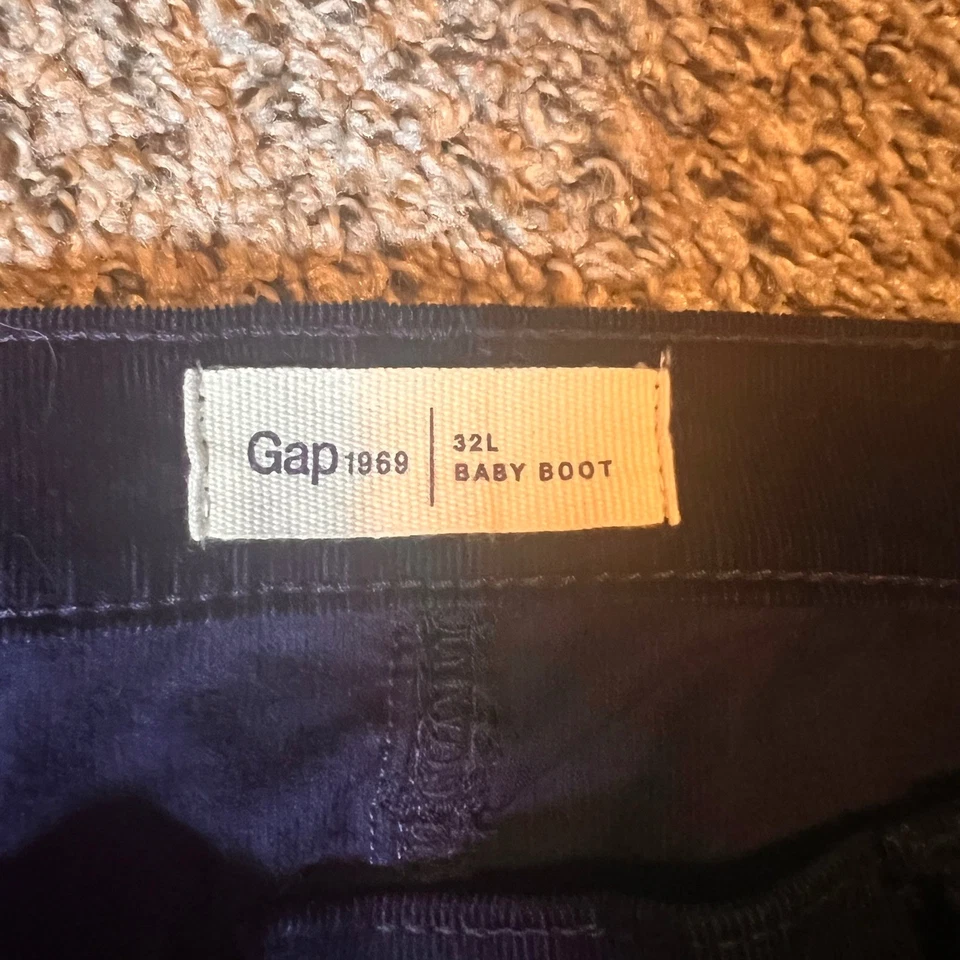 Bota de bebé Gap 1969 pantalones de pana lavado oscuro pierna acampanada para mujer talla 32L Foto 2 de 4
