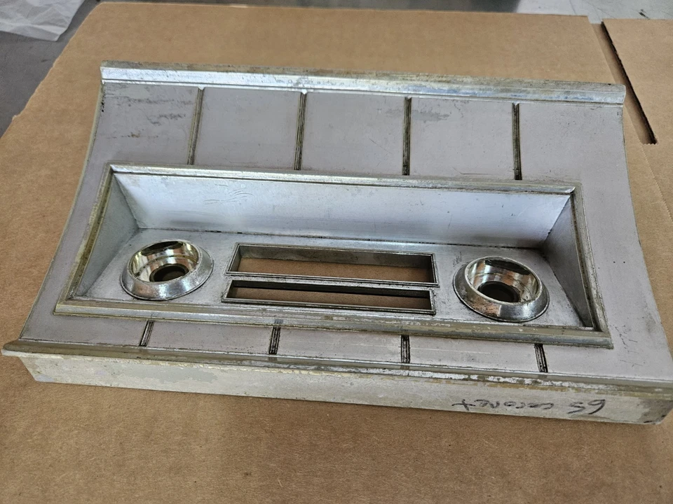 Dodge Coronet 440 500 1965 usado Mopar radio bisel Am Fm Foto 2 de 4