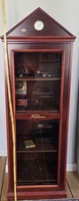 Holz-Humidorschrank, 170 cm hoch. In gutem Zustand.