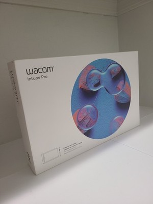 Wacom PTH460 Intuos Pro Graphic Tablet   