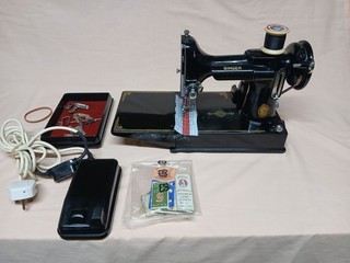 Singer 221k Featherweight Sewing Machine. July 1952