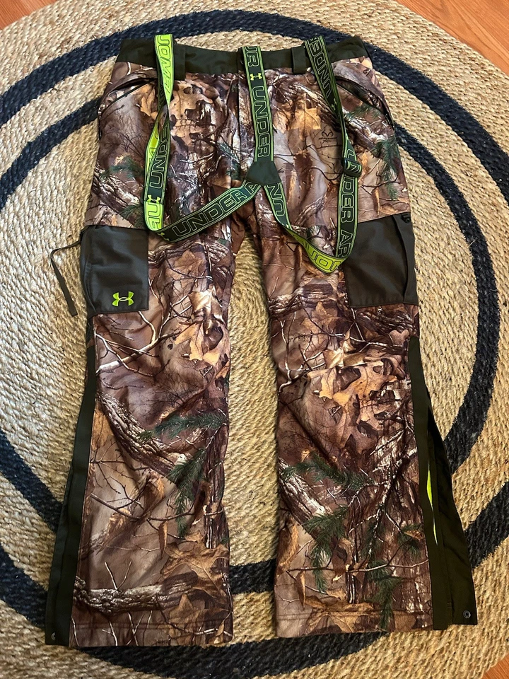 Under Armour Realtree Xtra Camo Gunpowder Hunting Jacket And Bibs Set-2XL,W40 - Image 2 of 4