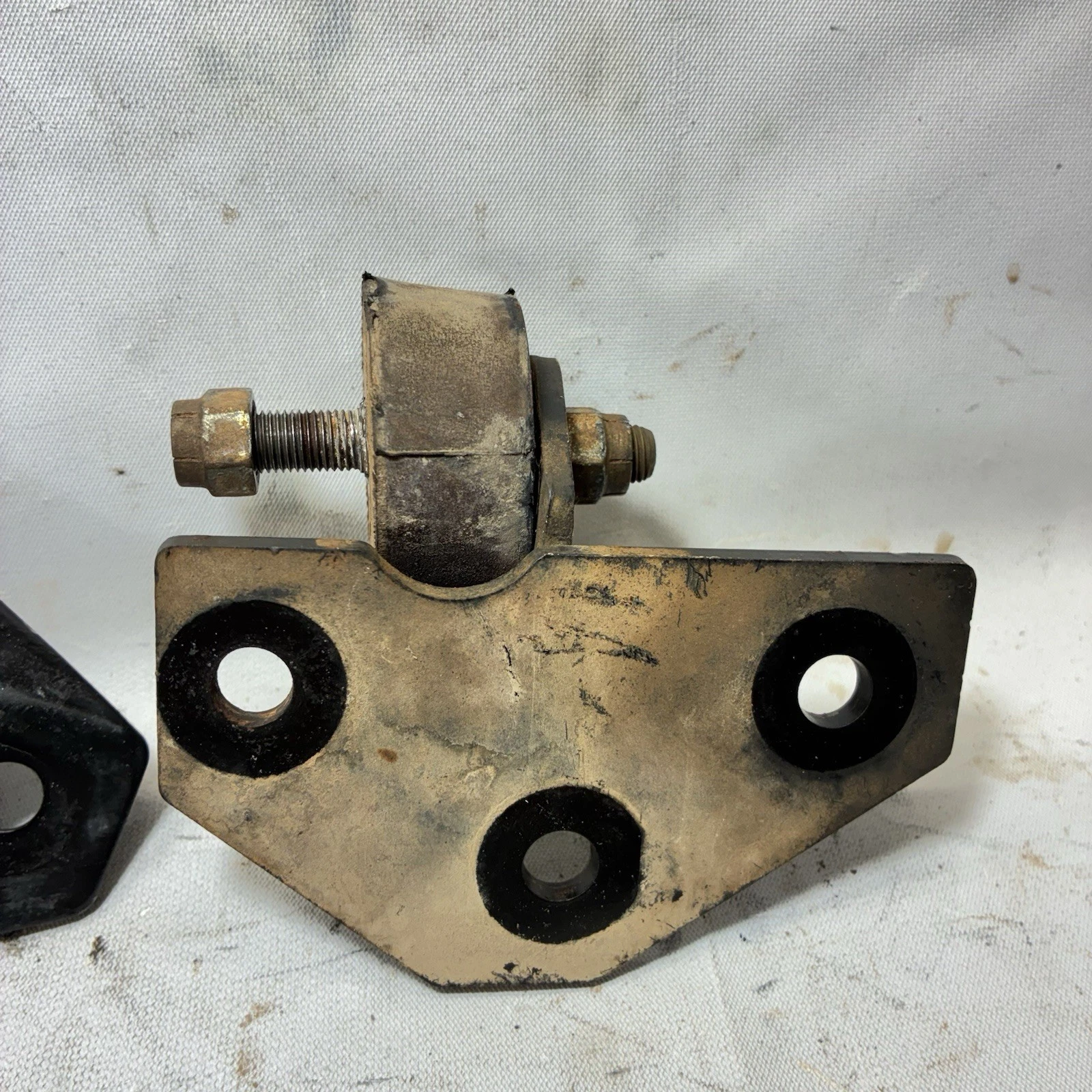 1997 Polaris Xplorer 400L OEM ENGINE MOUNT MOTOR  BRACKET