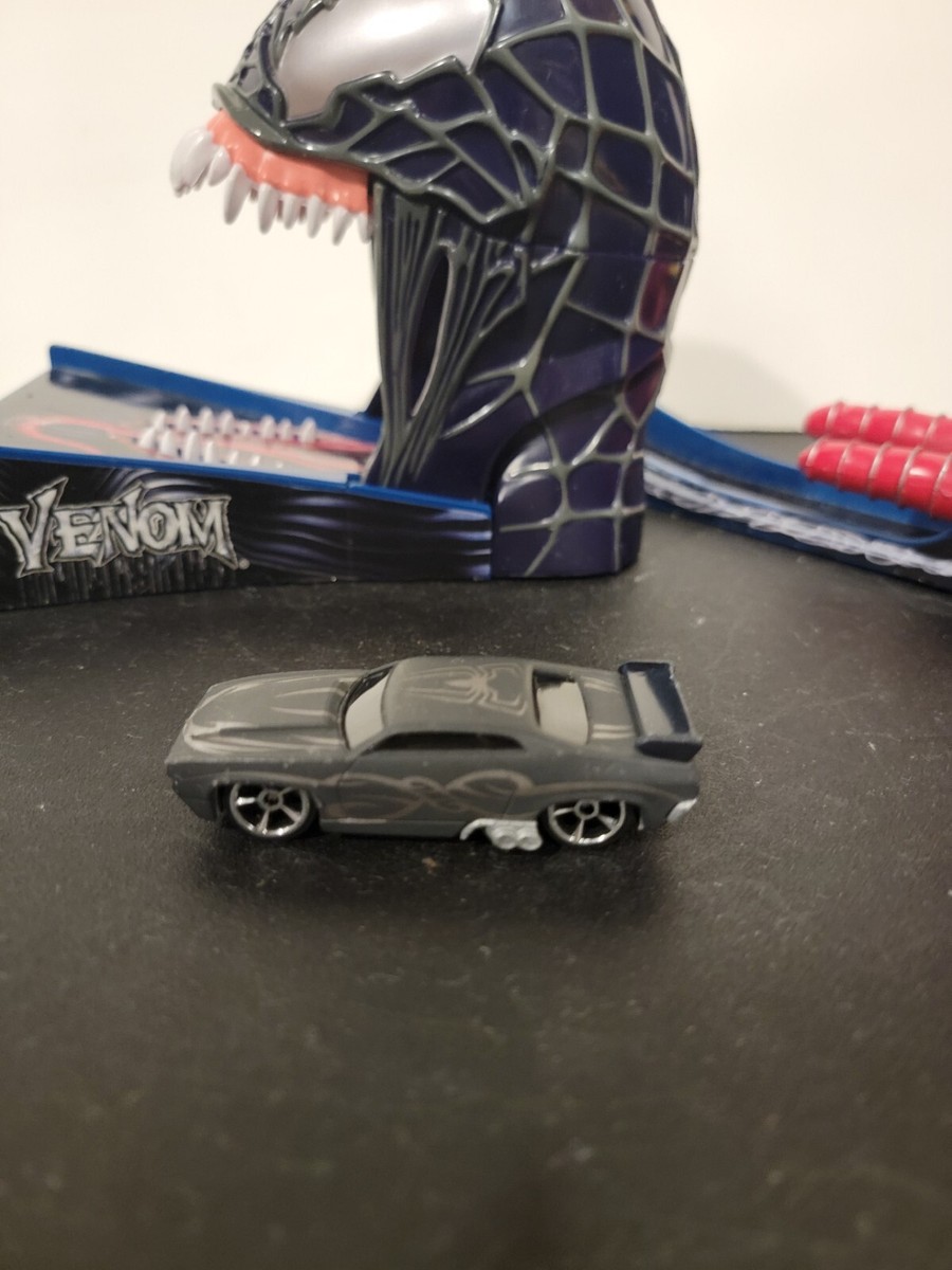 Marvel Spider-Man 3 Venom Stunt Playset Chomping Jaws, Car