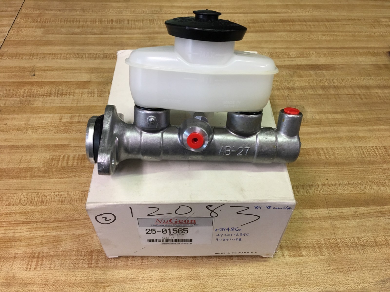 Master Cylinder ITM 25-01565 (47201-12390, Dorman M39486 