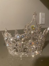 The large size of the crown