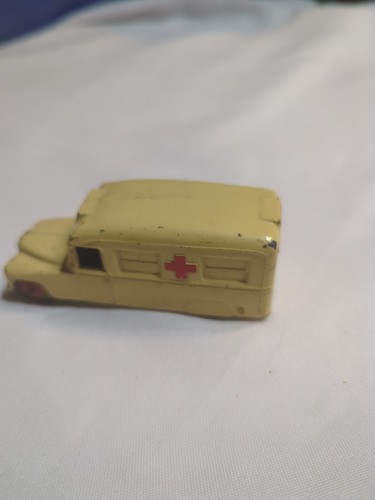 Dinky Toys Daimler Ambulance #30H NICE - Picture 2 of 11