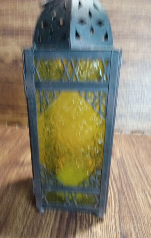 Candelabro colgante de vidrio ámbar linterna templo At Home America Foto 3 de 4