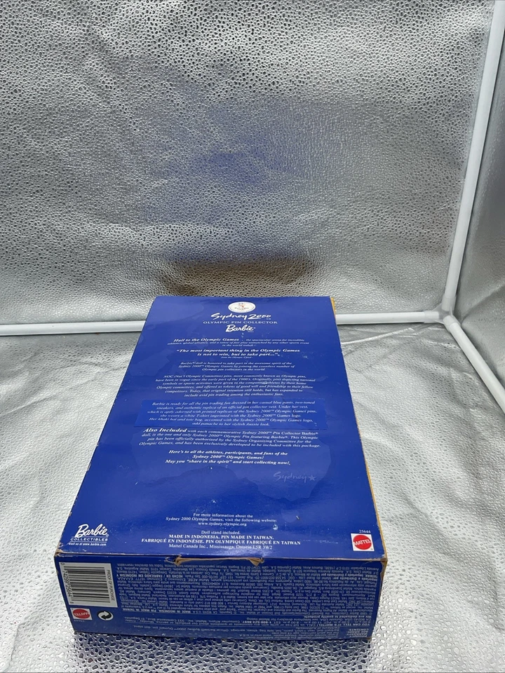 Sydney Olympic Pin Collector 2000 Barbie Doll NRFB BOX DMG - Image 4 of 4