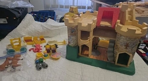 Vintage Fisher Price Little People Play Family Castle