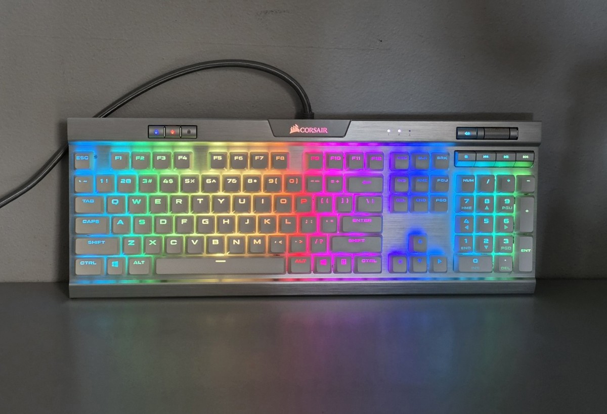 Corsair K70 RGB MK.2 SE Mechanical Gaming Keyboard USB Wired
