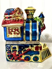 Christmas Music Box Train Engine 12-25 Santa Locomotive Hinged Lid WORKS