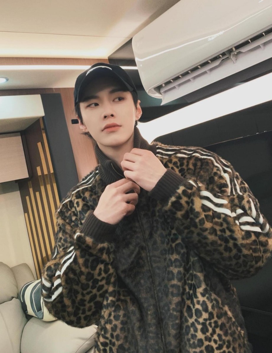 Adidas Originals FW25 JQD TT Track Top Leopard Casual Jacket