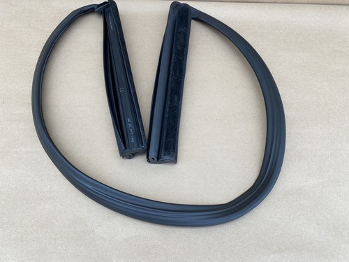 2004-2007 BMW E64 645CI 650CI Convertible Roof Overhead Weather Strip Gasket - Picture 2 of 8