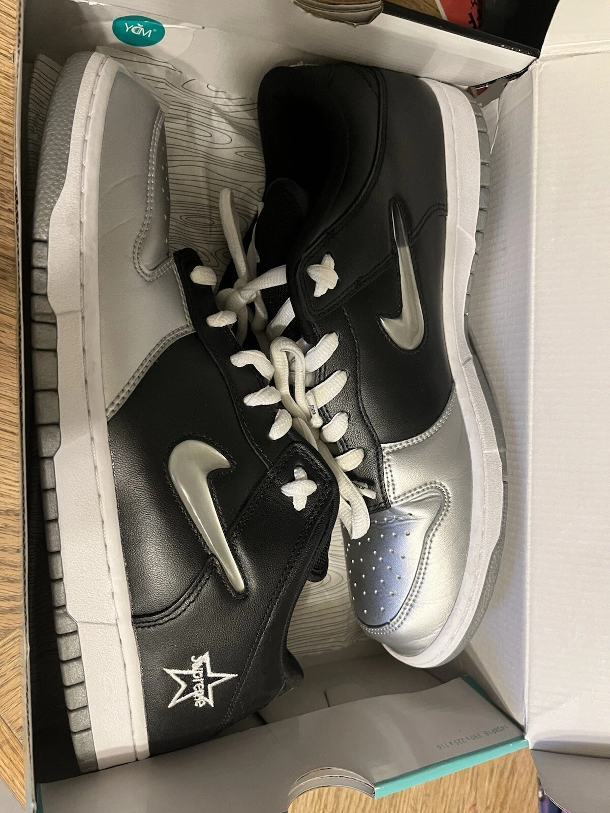 Taille 11,5   Nike Supreme x Dunk SB QS Low argent métallisé