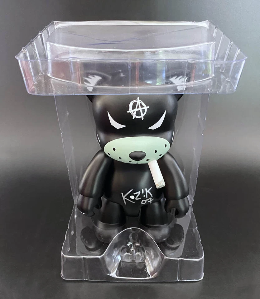 Frank Kozik Firmado Toy2R 8" Strangekiss Anarchy Gato Negro Qee AUTOGRAFIADO LE 300 Foto 2 de 4