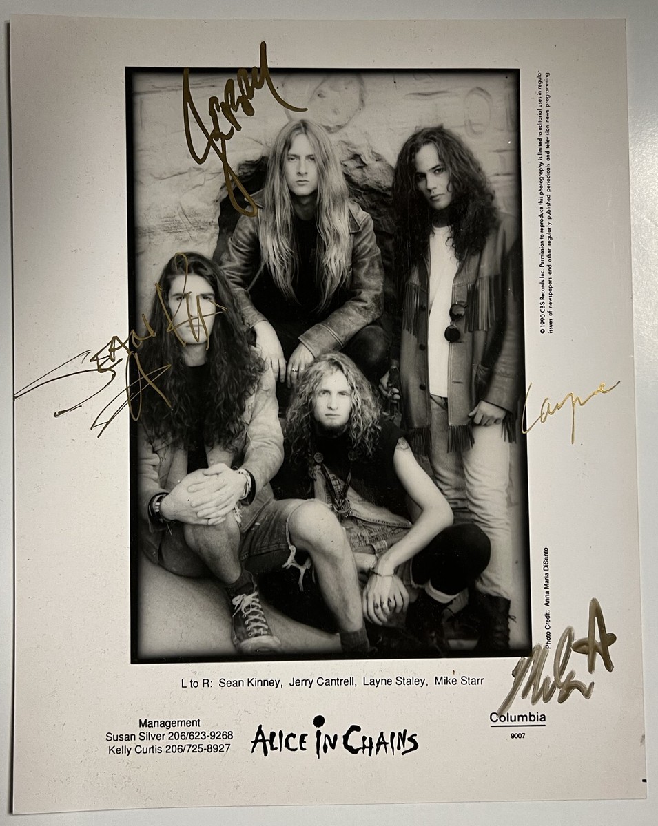 ALICE IN CHAINS 1990 Facelift original AUTOGRAPHED b&w promo ALICE IN CHAINS 1990 Facelift original AUTOGRAPHED b&w promo